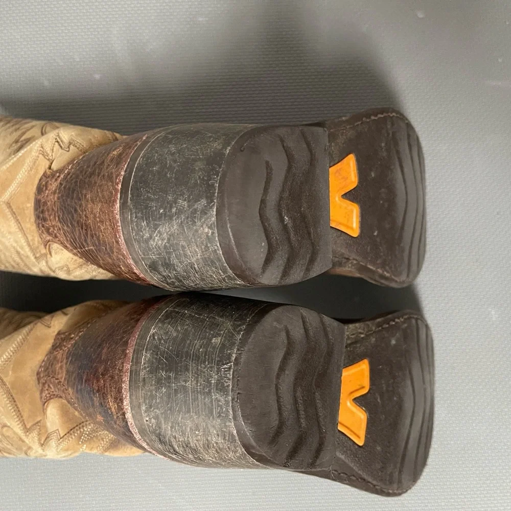 Ariat Heritage Roughstock Cowboy Boot - Picture 8 of 12